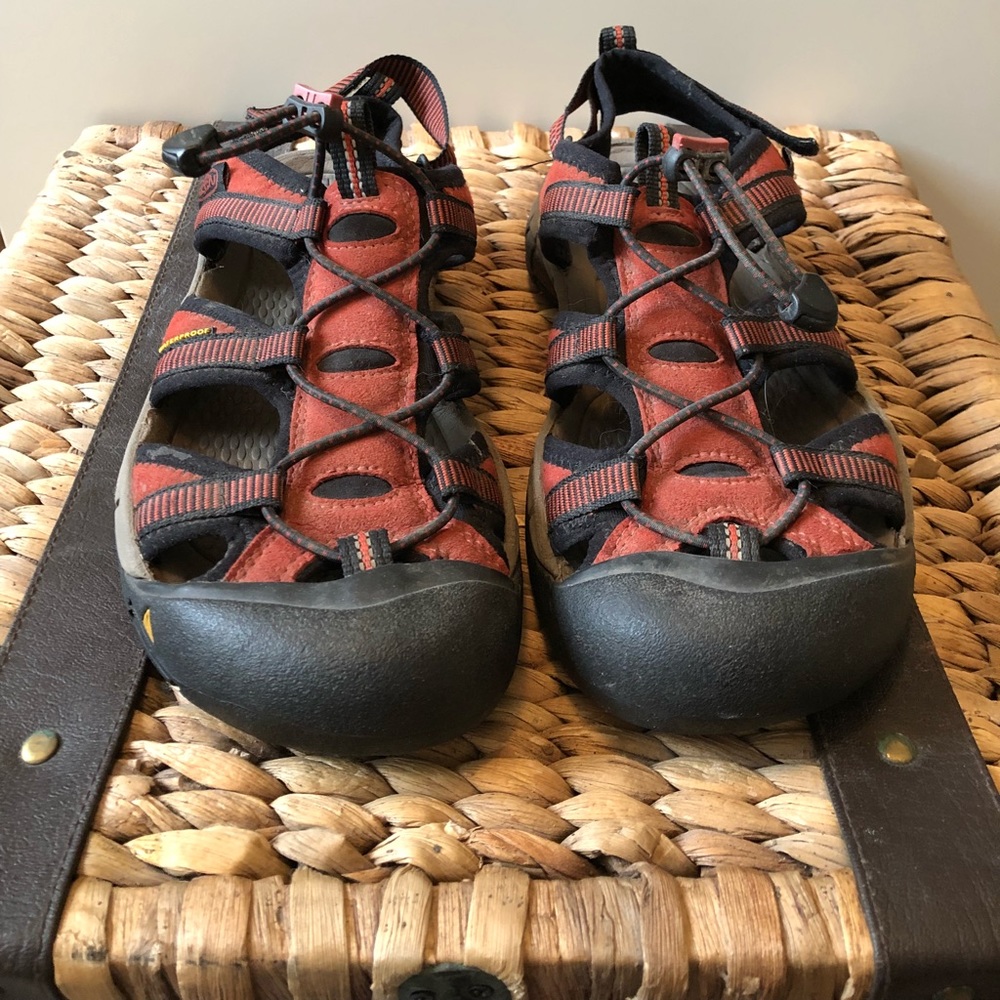 Keen hiking shoes
